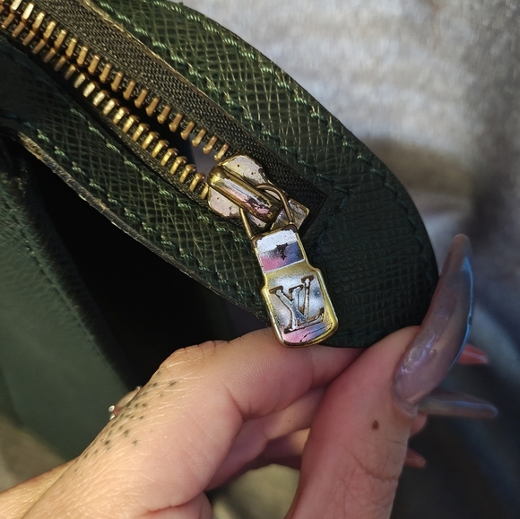 Louis Vuitton Green Taiga Leather Briefcase - Picture 15 of 16